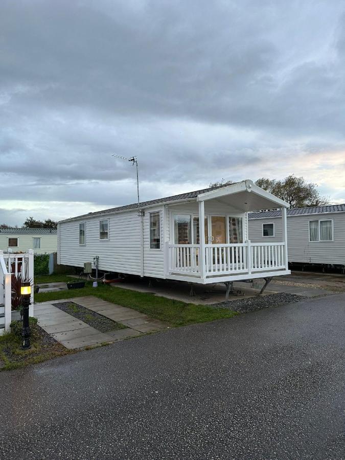 Luxurious 6 Berth Swift Bordeaux On Lyons Robin Hood Rhyl Villa Meliden Екстериор снимка