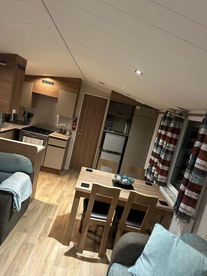 Luxurious 6 Berth Swift Bordeaux On Lyons Robin Hood Rhyl Villa Meliden Екстериор снимка